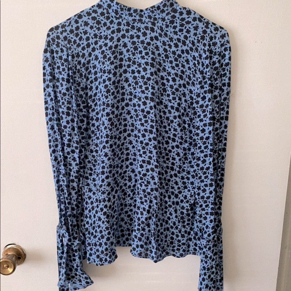 H&M Floral Top with tie sleeves